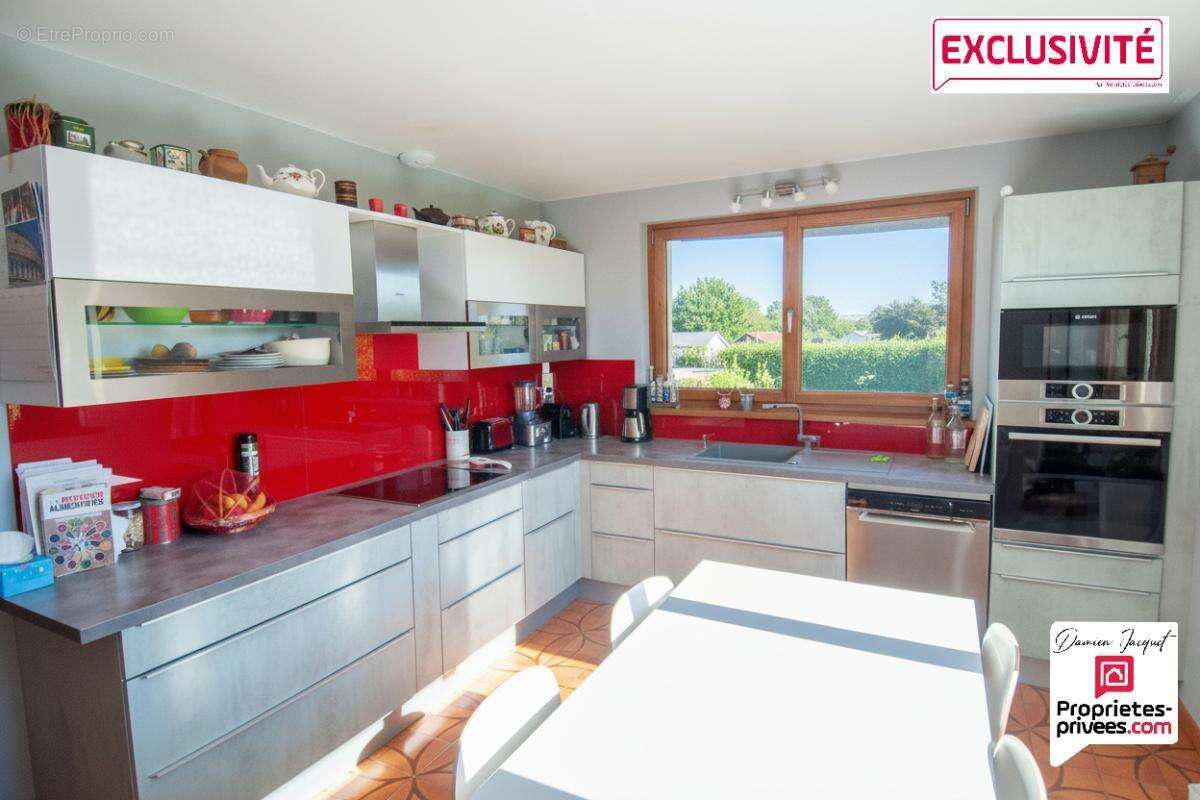 Roches Les Blamont - Maison Familiale 7 Pieces, 5 grandes Chambres - 168 m² Terrain 1695 m² - photo 10