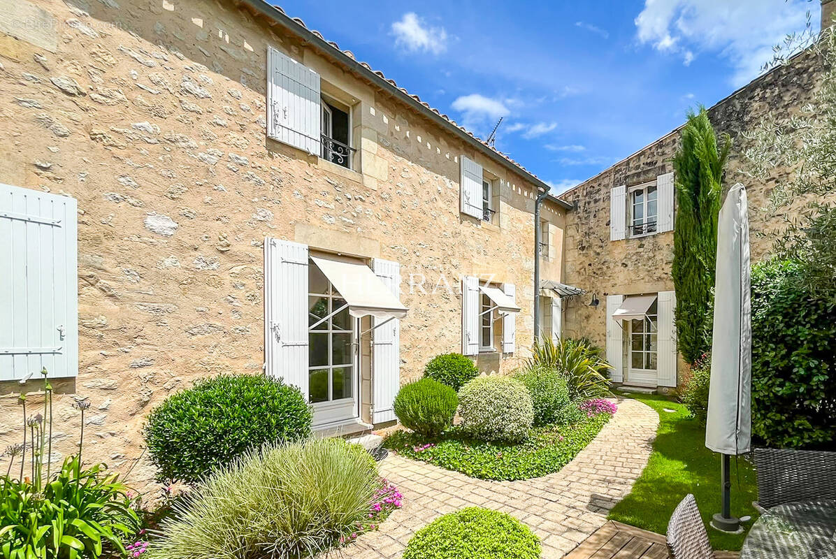Maison à FRONSAC