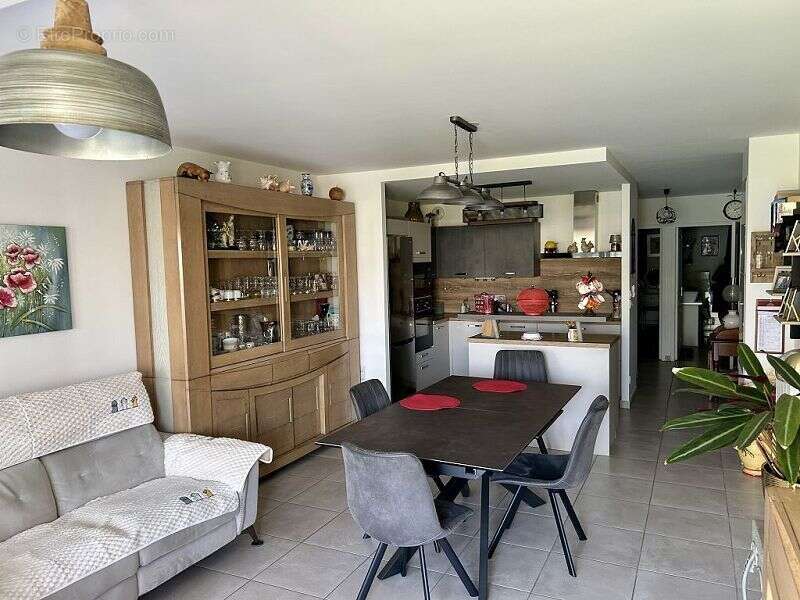 Appartement à MONTROND-LES-BAINS