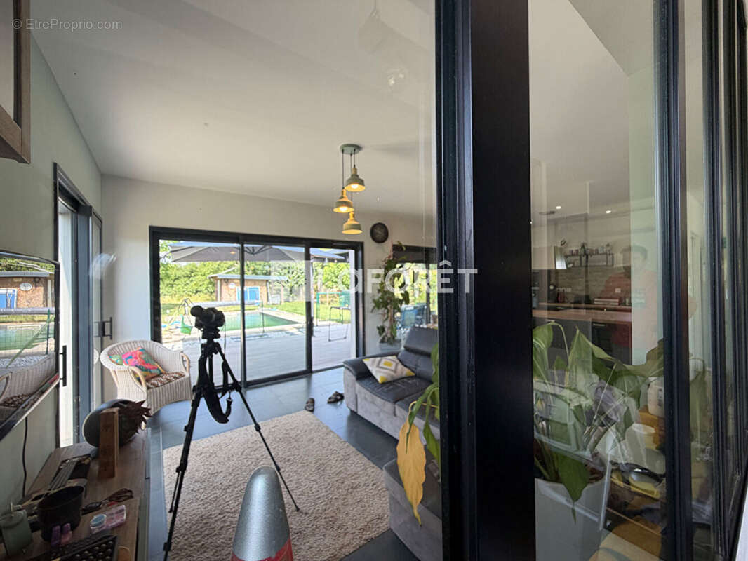 Maison contemporaine toit plat avec piscine - Cépet - photo 10