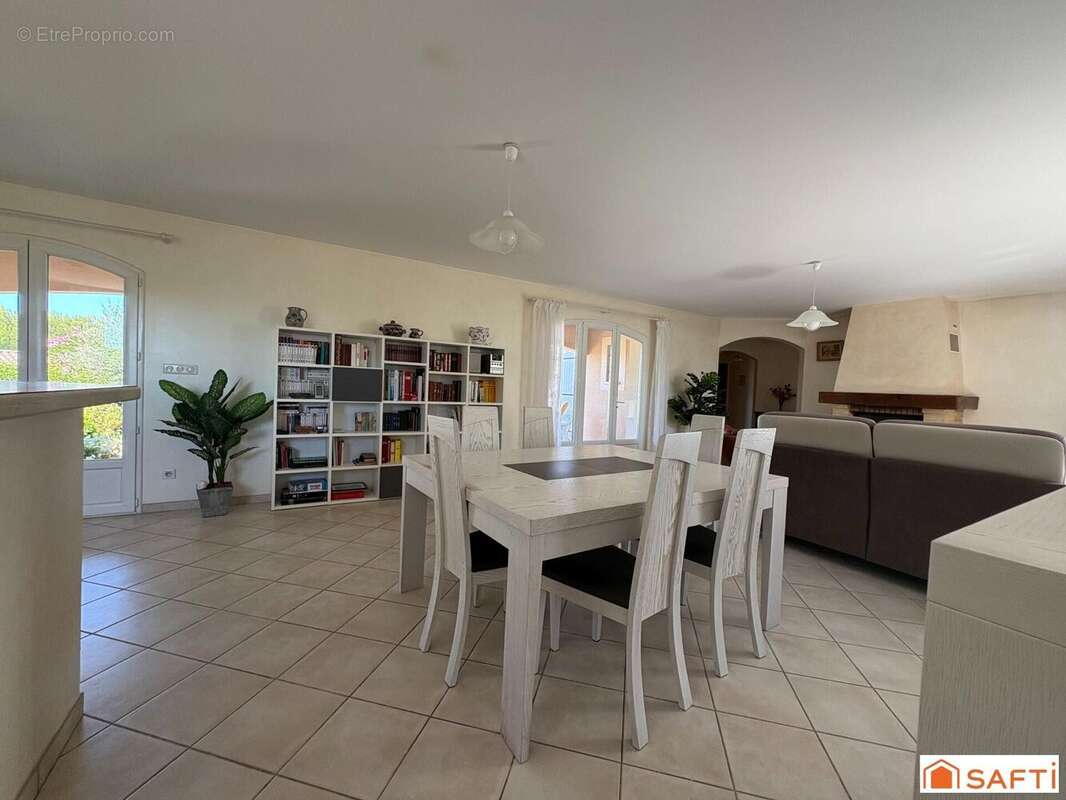 Maison 130 m² à Buisson  - photo 5
