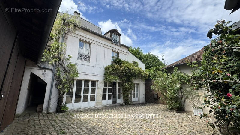 Maison à VILLE-D'AVRAY