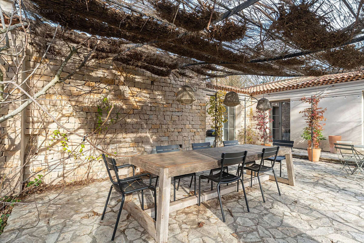 Maison à VAUVENARGUES