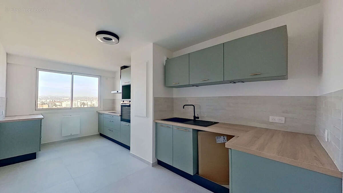 Appartement à LYON-8E