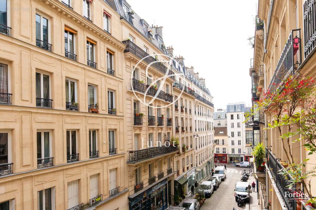 Appartement à PARIS-18E