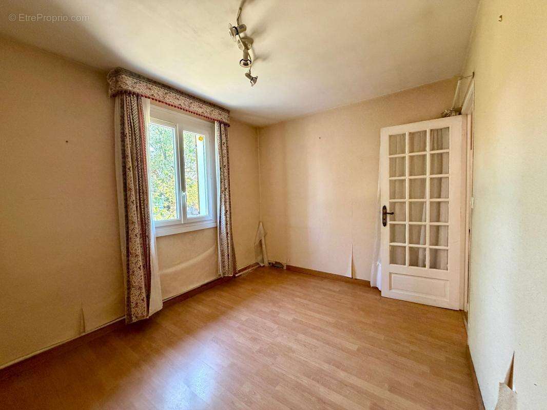 Maison de plain-pied à rénover avec jardin - Manzac-sur-Vern - photo 10
