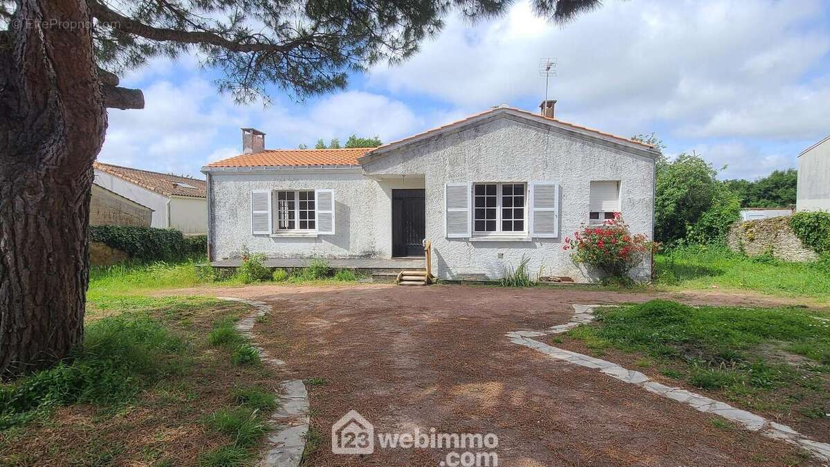 3ème partie : maison d&#039;habitation de 1973 en arrière cour. - Maison à TALMONT-SAINT-HILAIRE
