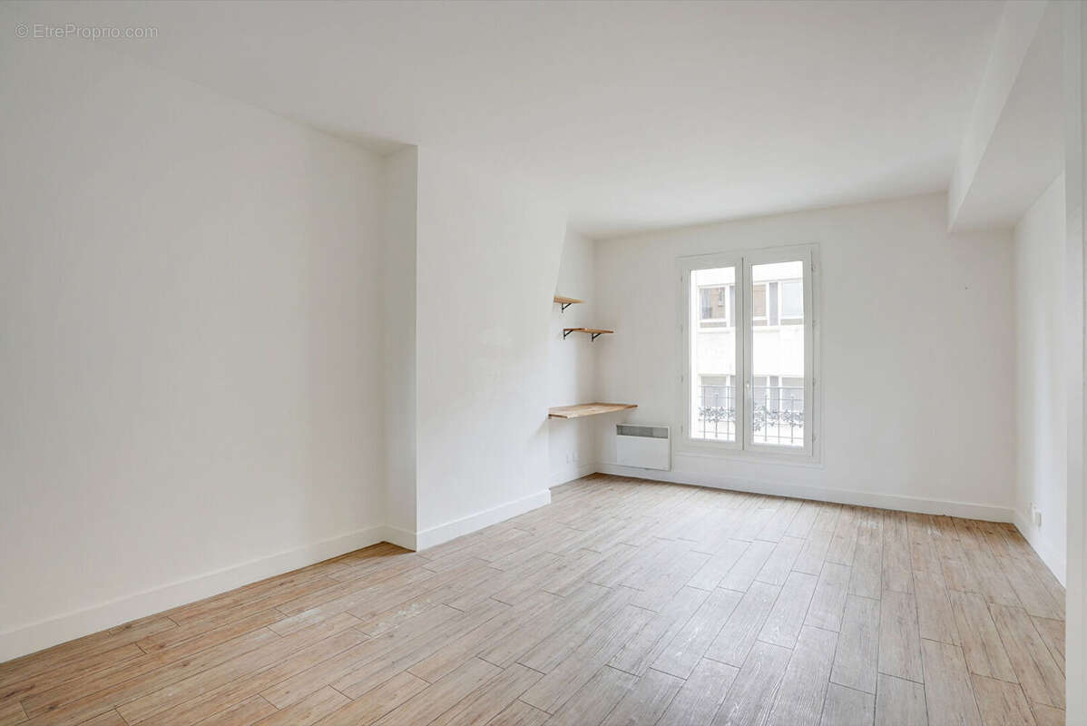 Appartement à PARIS-14E