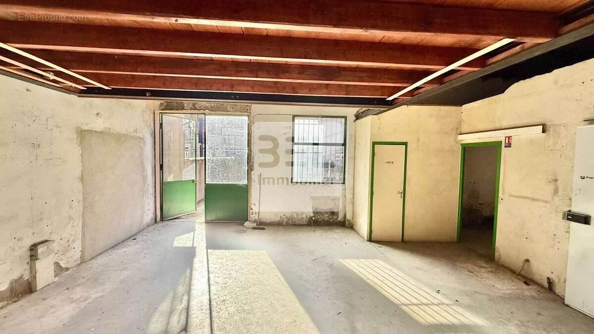 Appartement à BAGNOLS-SUR-CEZE