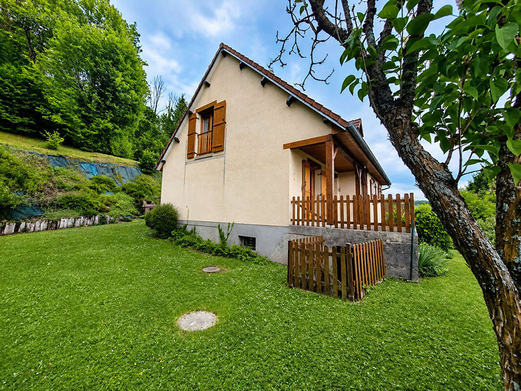 Maison à NAOURS