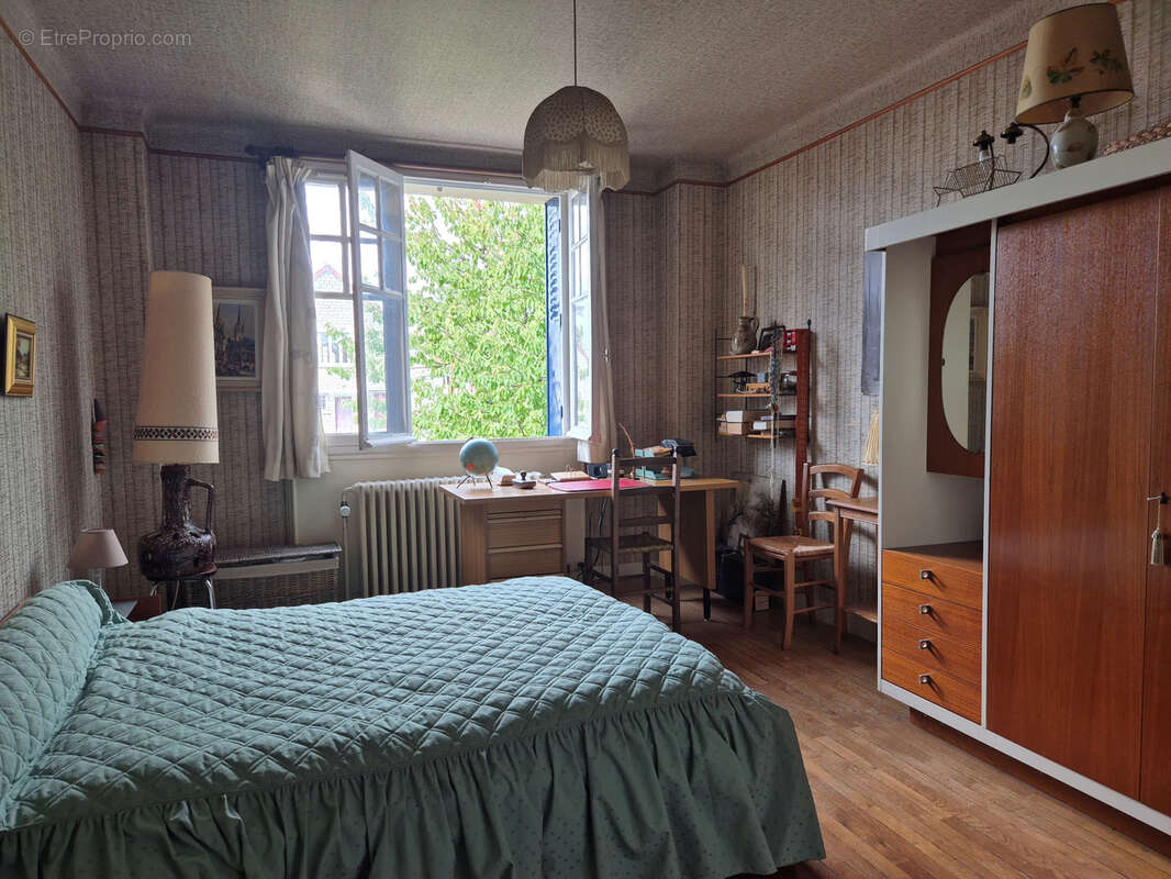 Maison à SAINT-PIERRE-LES-NEMOURS