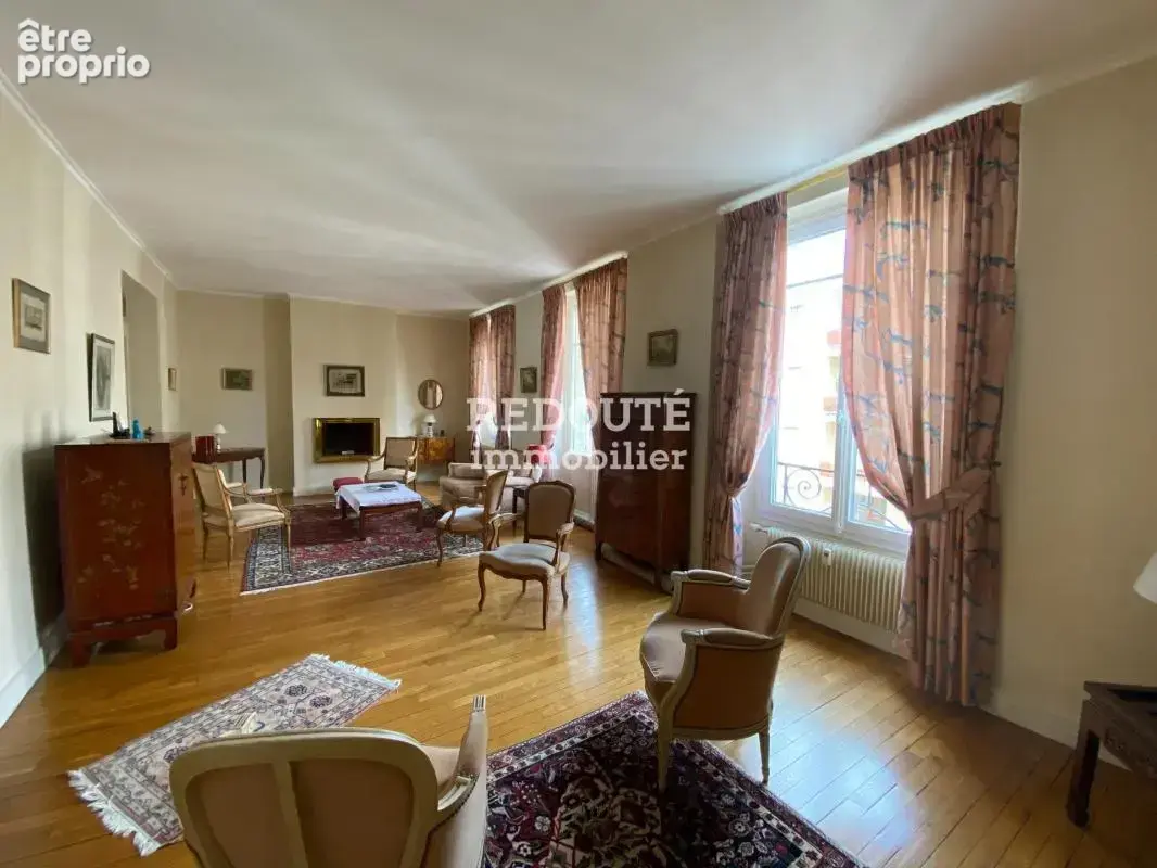 Appartement T6 de caractère – Hyper-centre – Charme de l’ancien - photo 8