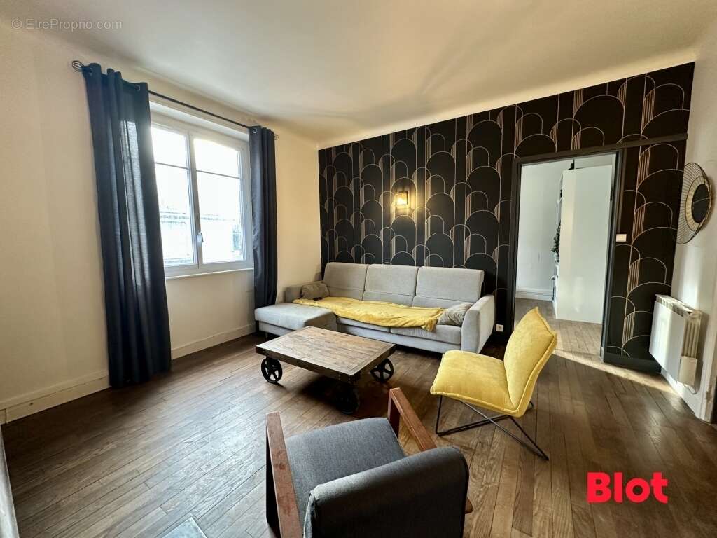 Appartement à MONTFORT-SUR-MEU