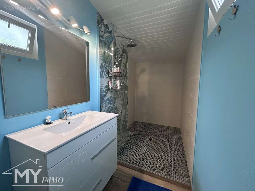 MASSUGAS : Maison de plain-pied avec double garage - photo 9
