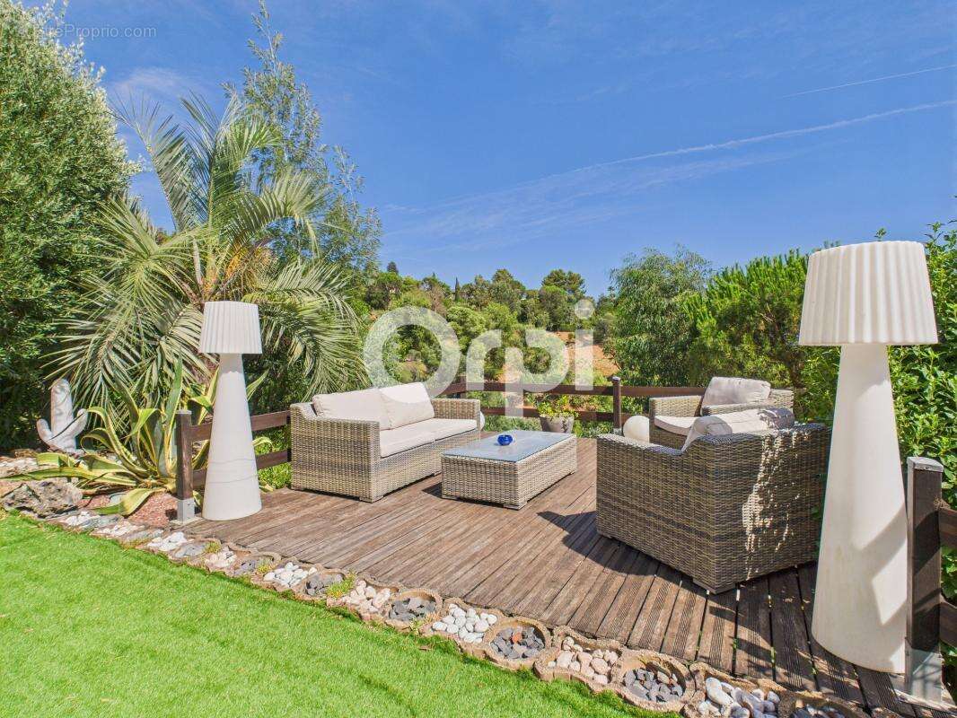 Maison à MANDELIEU-LA-NAPOULE