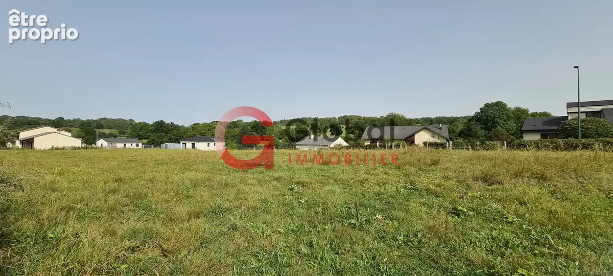 Photo Terrain à Olby au prix de 83 000€