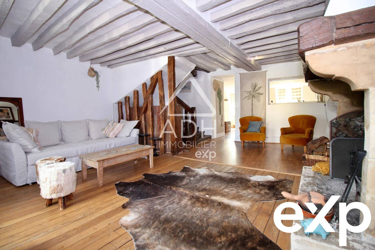 Appartement à NEAUPHLE-LE-CHATEAU