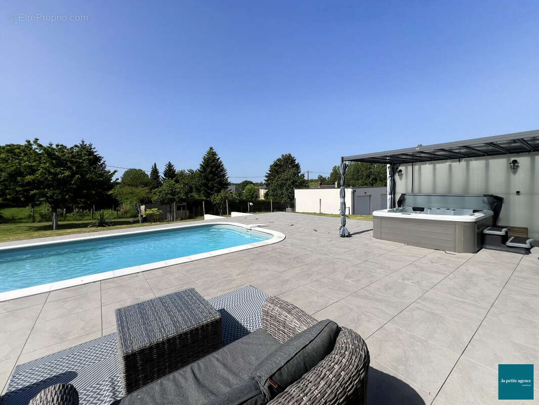 Maison à THURY-HARCOURT