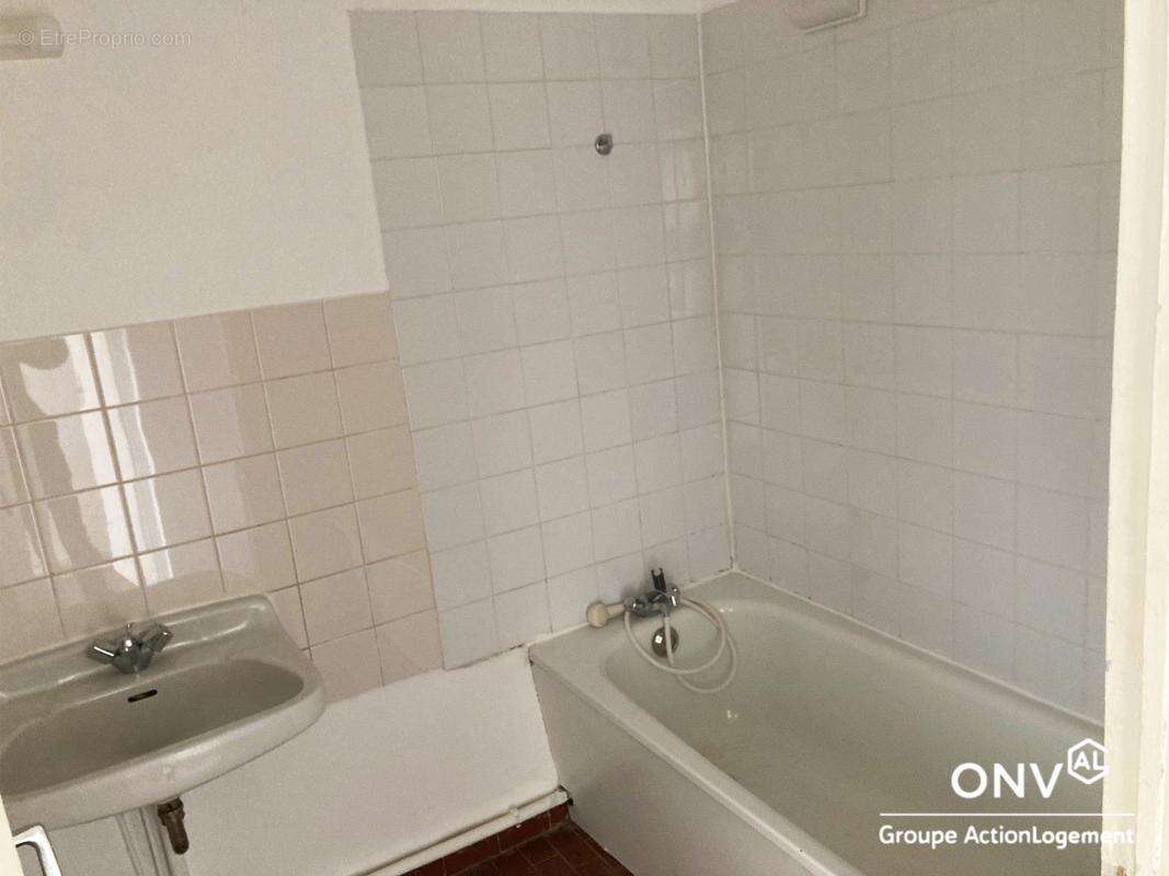 Appartement à SAINT-ETIENNE-DE-SAINT-GEOIRS