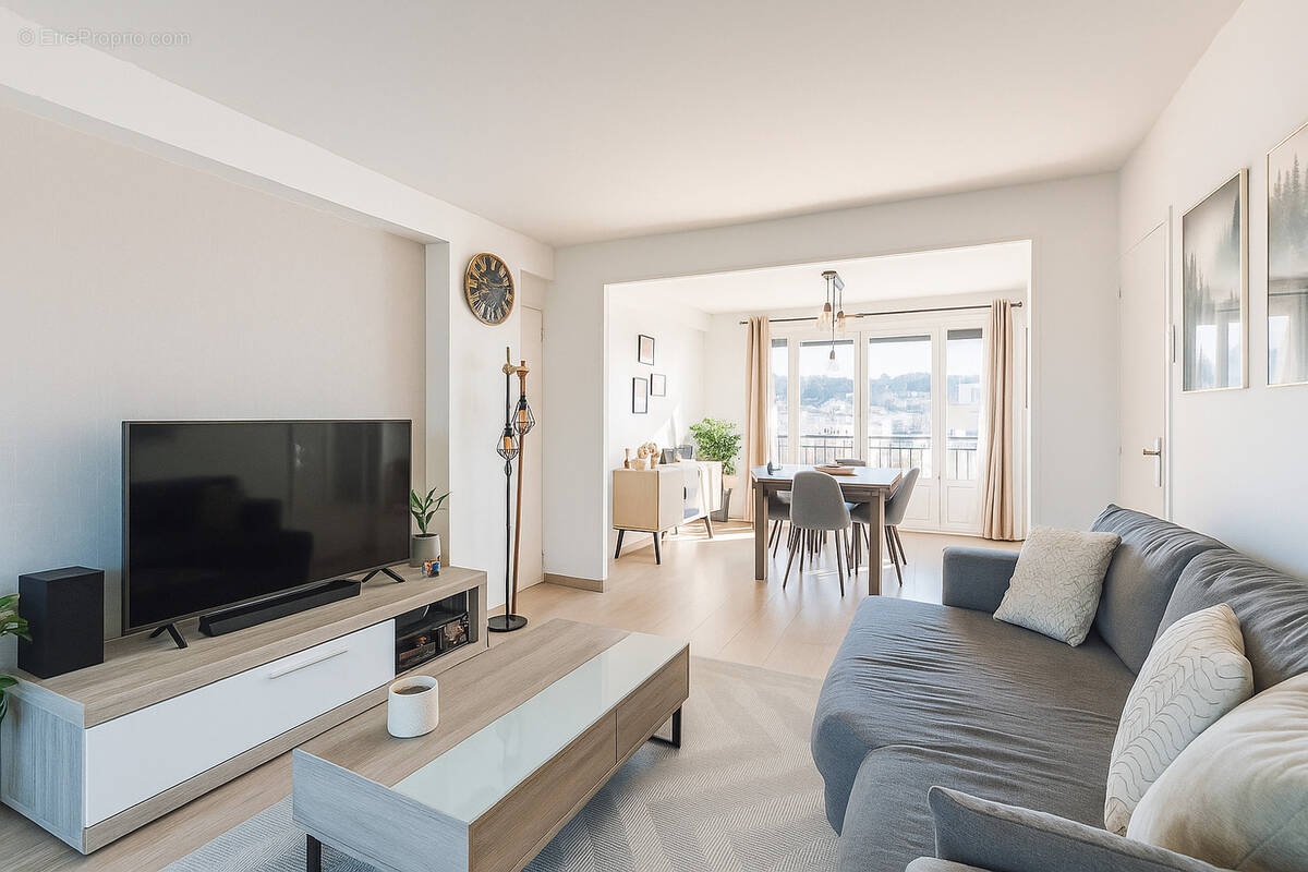 Appartement à SAINT-PRIEST-EN-JAREZ