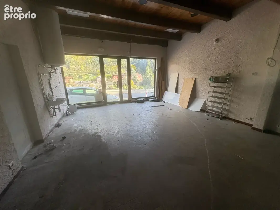 Local + Appartement 82 m2 Emplacement idéal - photo 6