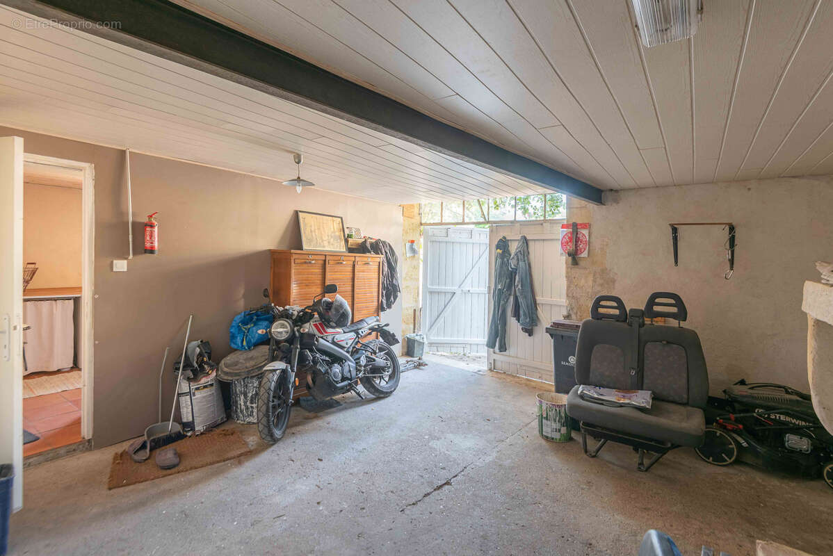 Maison en pierre - 228m2 - 4 chambres - photo 25