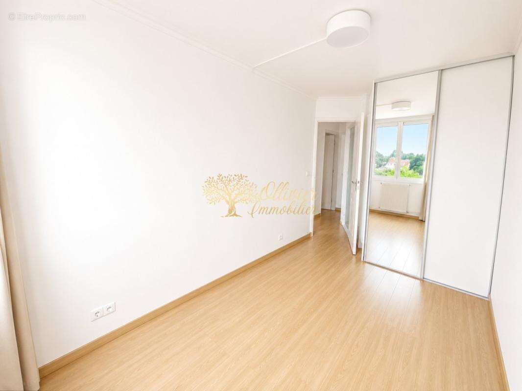 Appartement à SAINT-MAUR-DES-FOSSES