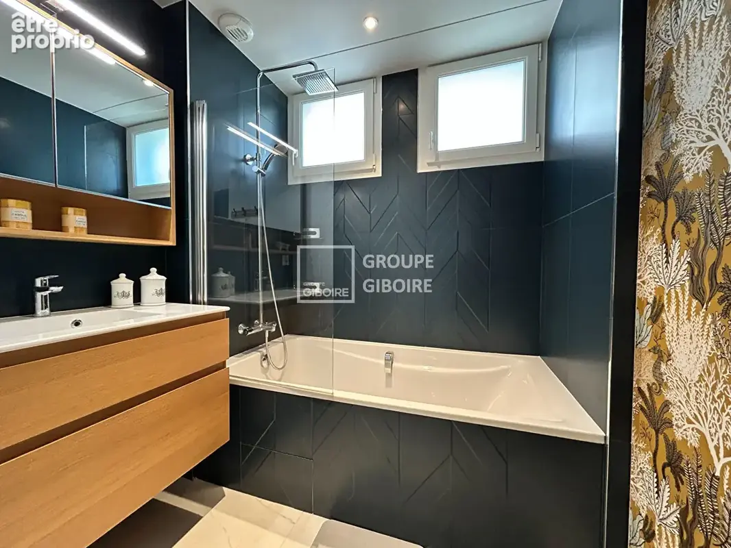 A vendre Agence Giboire Appartement  type 4 Saint Malo Intra Muros ascenseur - photo 2