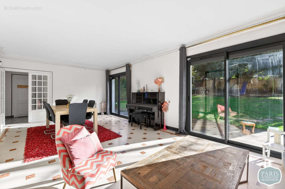 Maison à LOUVECIENNES