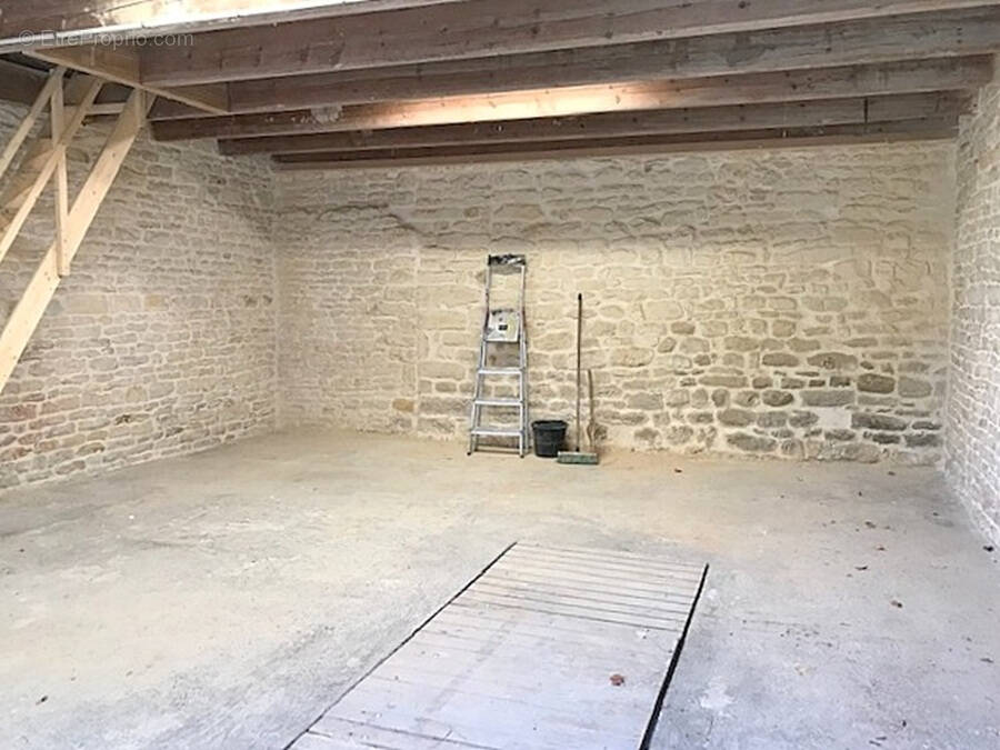 Parking à COURCON