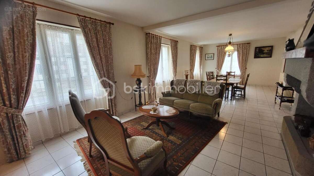 Maison à LANDELLES-ET-COUPIGNY