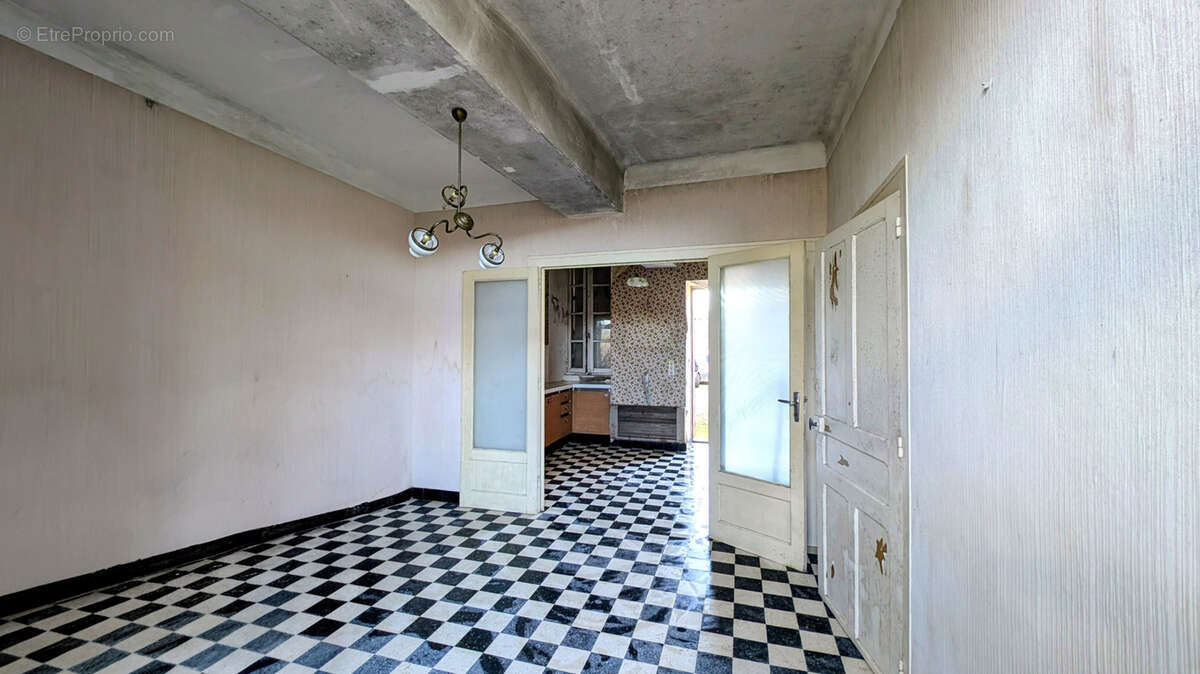 Maison à LES LANDES-GENUSSON