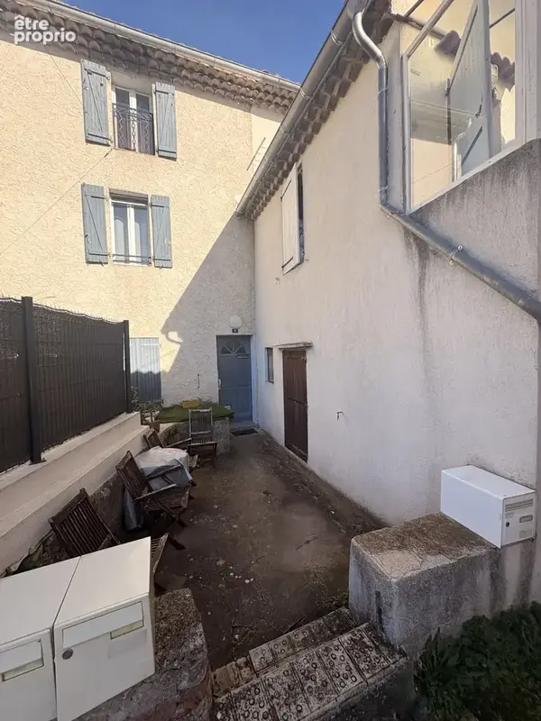 Vente T2 au rez-de-chaussée avec cave dans le centre de la Bouilladisse. - photo 6