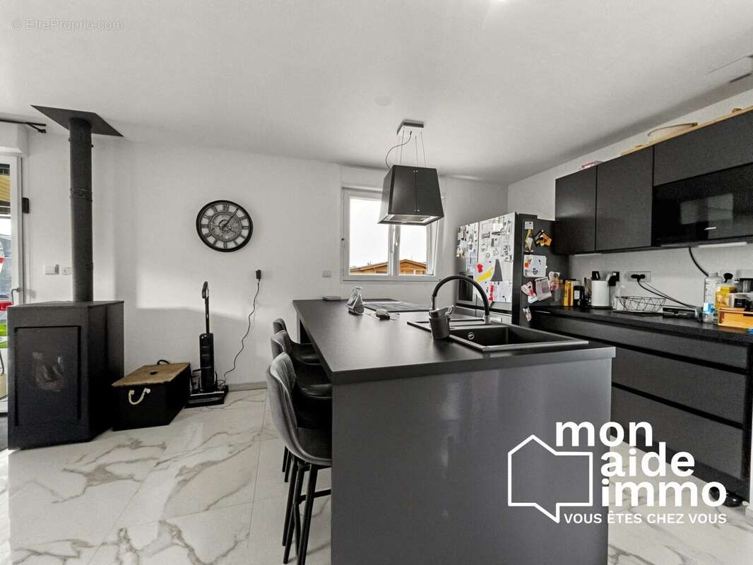 Maison à SAINT-SEURIN-SUR-L&#039;ISLE