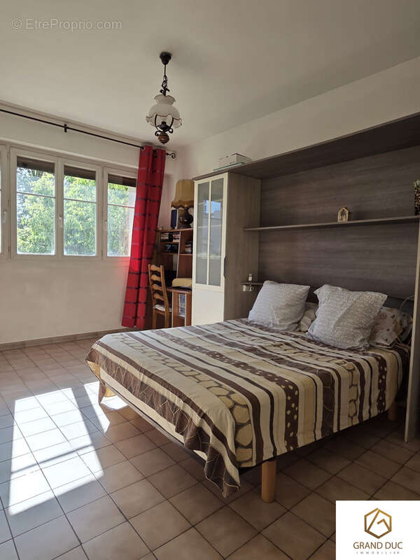 Appartement à MARSEILLE-3E