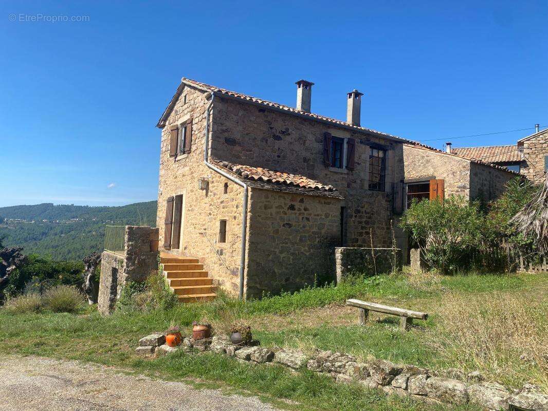 Maison à LABLACHERE