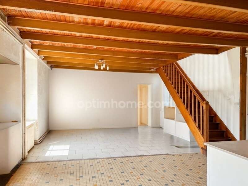 Maison à SAINT-SECONDIN