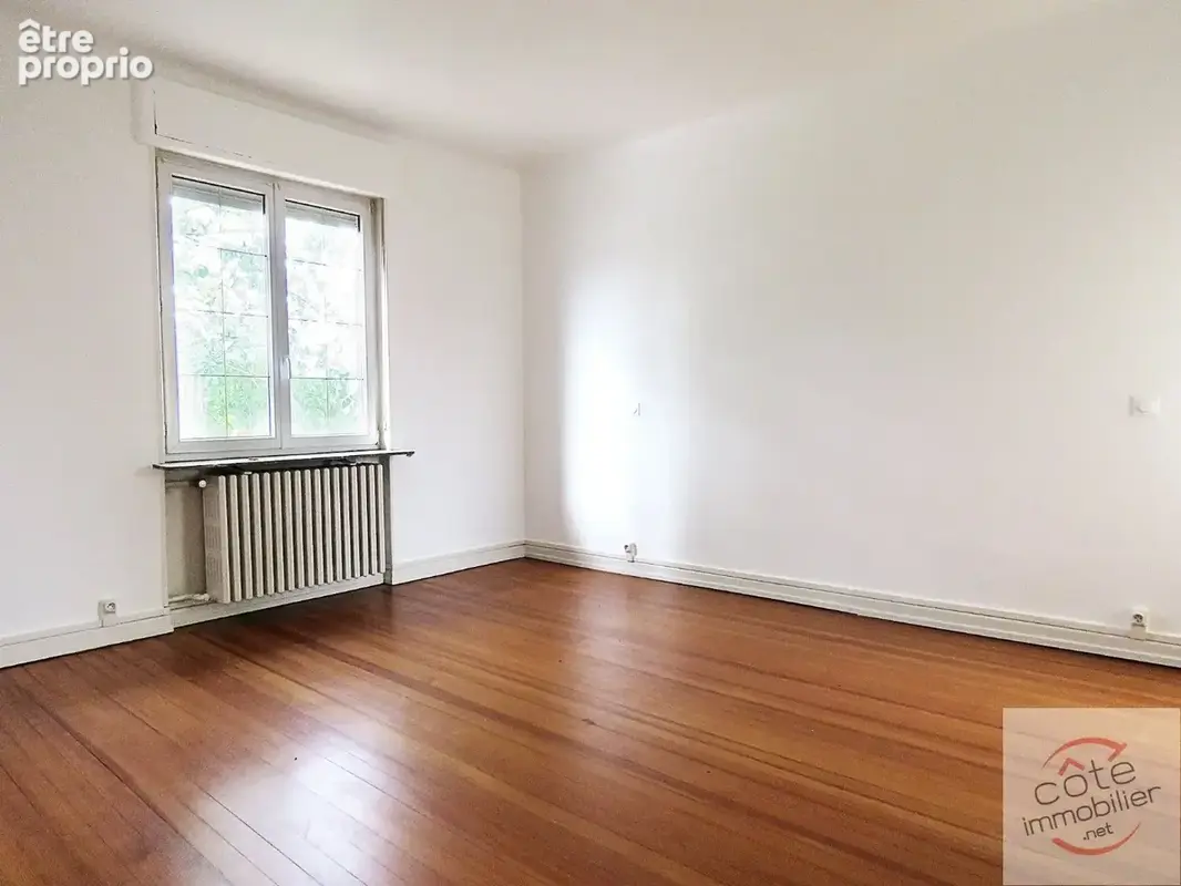Appartement bourgeois -  1er etage - beaux volumes - photo 3