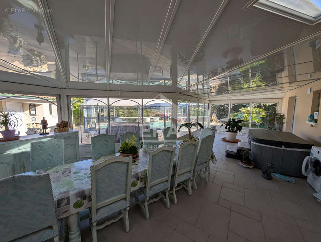 Maison à SAINT-FRONT-DE-PRADOUX