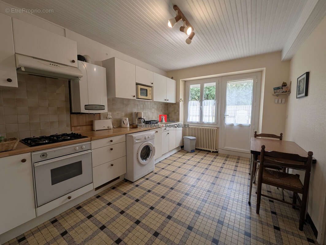 Maison 87 m² à Plassac  - photo 3