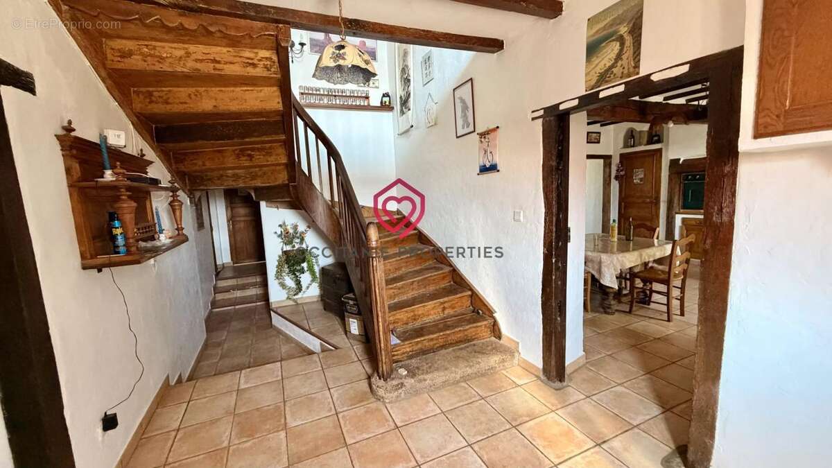 Propriété avec deux habitations et dépendances sur 1,3ha de terrain - photo 7