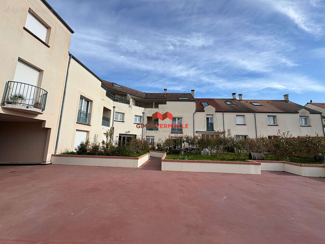Appartement à VOISINS-LE-BRETONNEUX