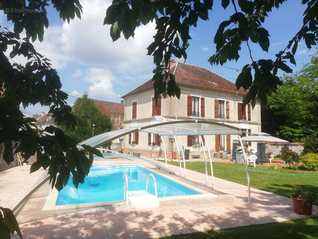 Maison à JOUY-LE-CHATEL