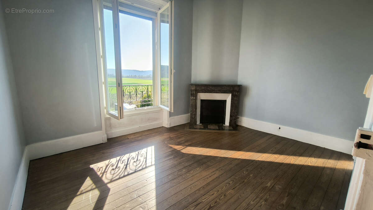 Maison à SAACY-SUR-MARNE