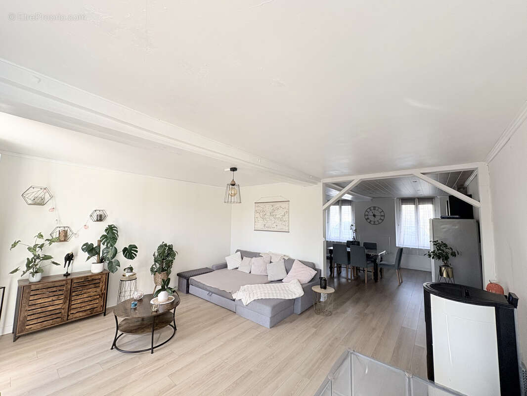 Maison à CHAMPROND-EN-GATINE