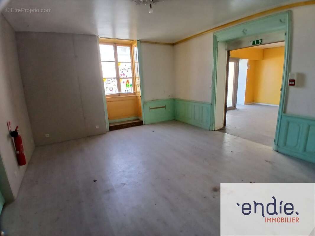Immeuble de 352 m² à rénover avec fort potentiel  Champlitte (70160) - photo 5