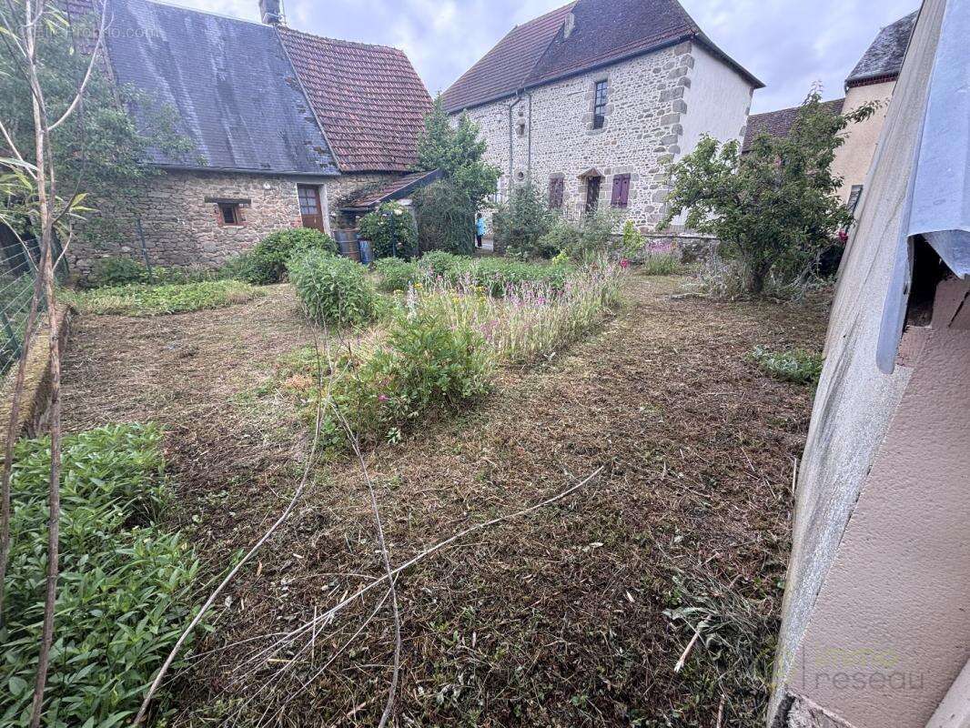 Maison 71 m² à Cressat  - photo 13