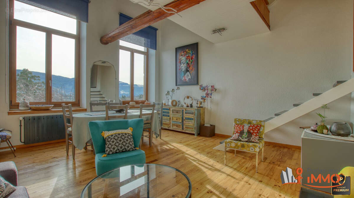 Appartement à SAINT-JEAN-BONNEFONDS