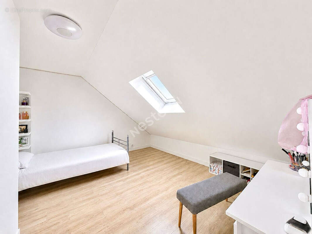Maison 7 pièces à vendre à Mareil en France - 385 000 - photo 10
