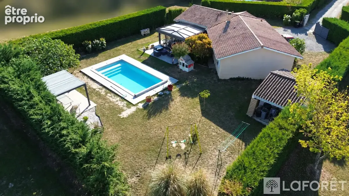 Maison rénovée avec piscine, 4 chambres et jardin clos - photo 15